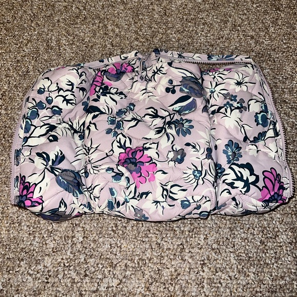 Vera Bradley Featherweight Hanging Organizer - Picture 5 of 6